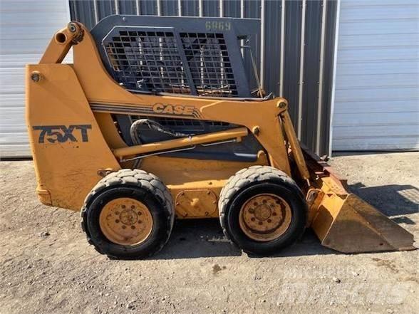 CASE 75XT Skid steer mini nakladalci