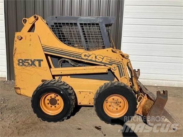CASE 85XT Skid steer mini nakladalci