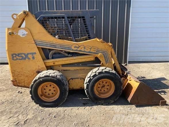CASE 85XT Skid steer mini nakladalci