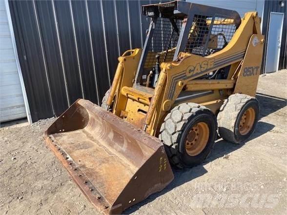 CASE 85XT Skid steer mini nakladalci