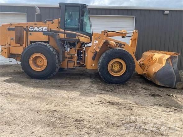 CASE 921C Kolesni nakladalci