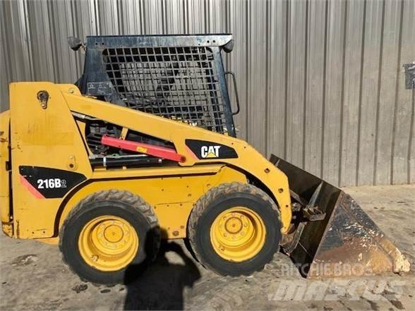 CAT 216B2 Skid steer mini nakladalci