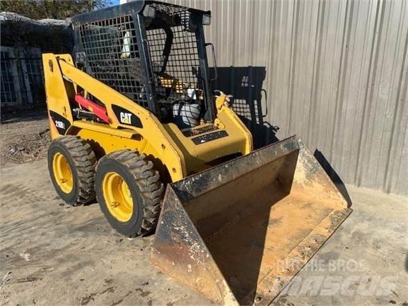 CAT 216B2 Skid steer mini nakladalci