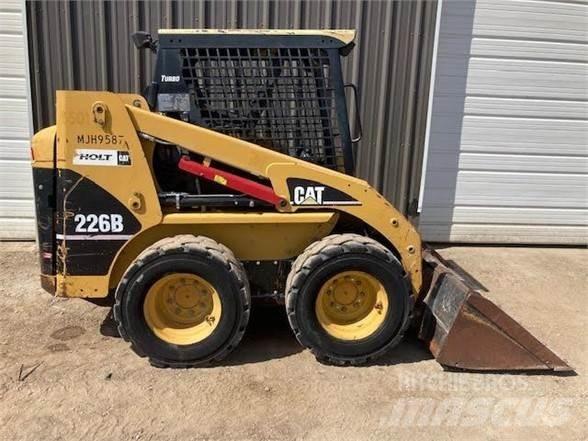 CAT 226B Skid steer mini nakladalci