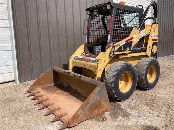 CAT 228 Skid steer mini nakladalci