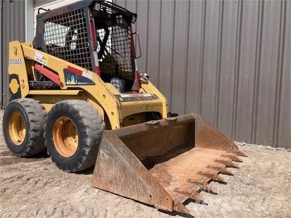 CAT 228 Skid steer mini nakladalci