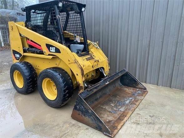 CAT 236B2 Skid steer mini nakladalci