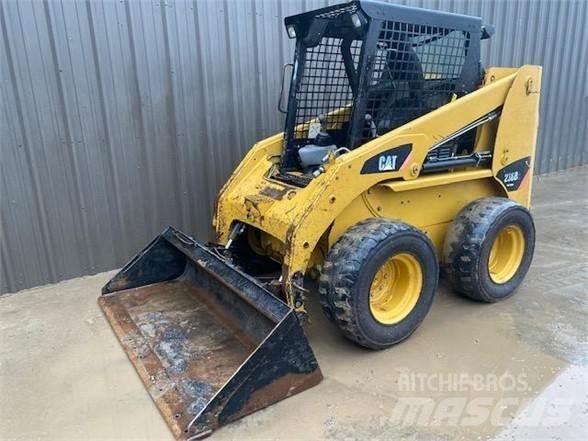 CAT 236B2 Skid steer mini nakladalci
