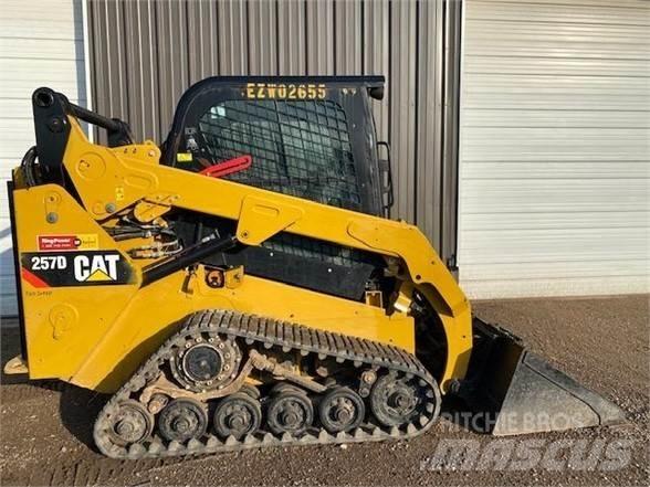 CAT 257D Skid steer mini nakladalci