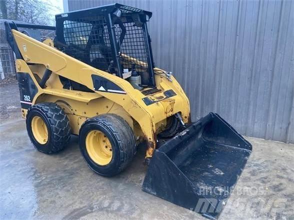 CAT 262 Skid steer mini nakladalci