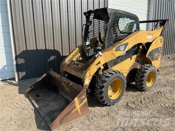 CAT 272C Skid steer mini nakladalci