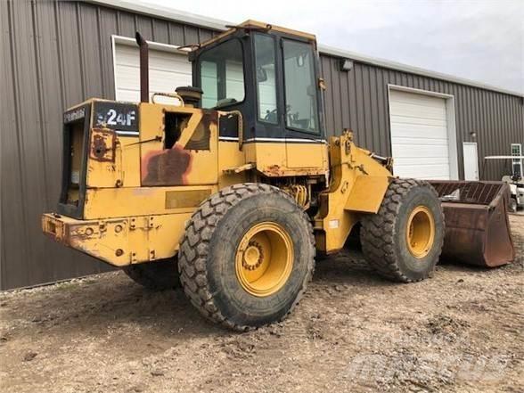 CAT 924F Kolesni nakladalci