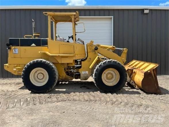 CAT 924F Kolesni nakladalci