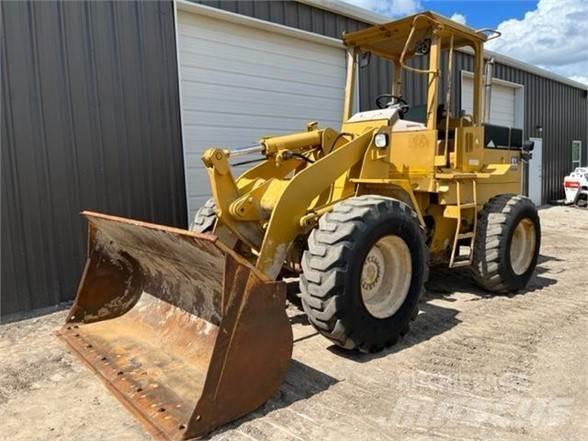 CAT 924F Kolesni nakladalci