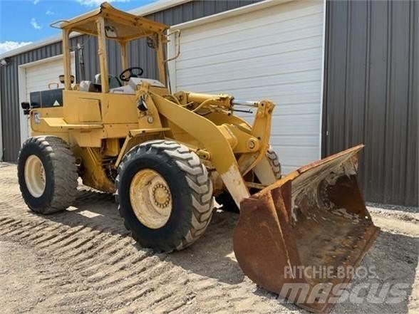 CAT 924F Kolesni nakladalci