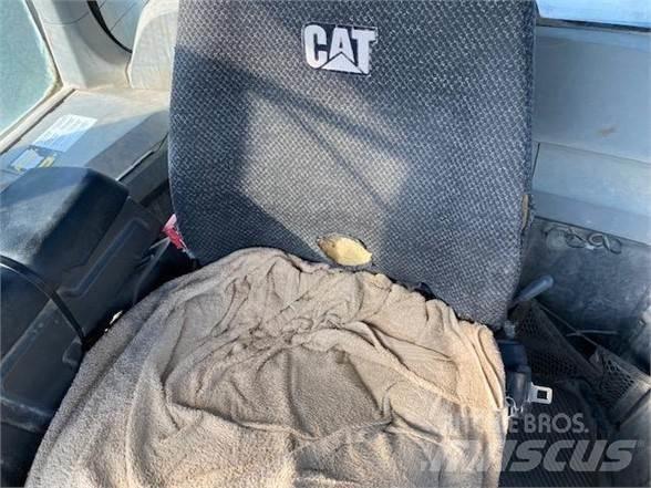 CAT 924K Kolesni nakladalci