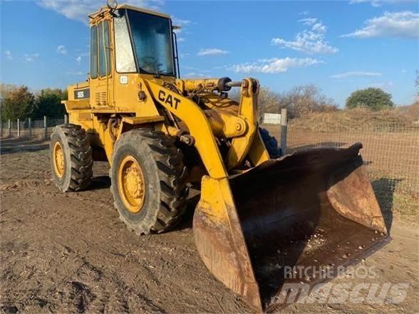CAT 926 Kolesni nakladalci