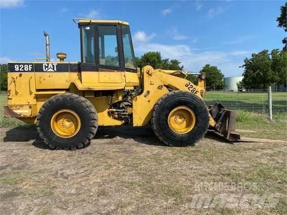 CAT 928F Kolesni nakladalci