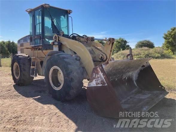 CAT 928G Kolesni nakladalci