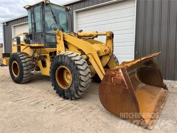 CAT 938G Kolesni nakladalci