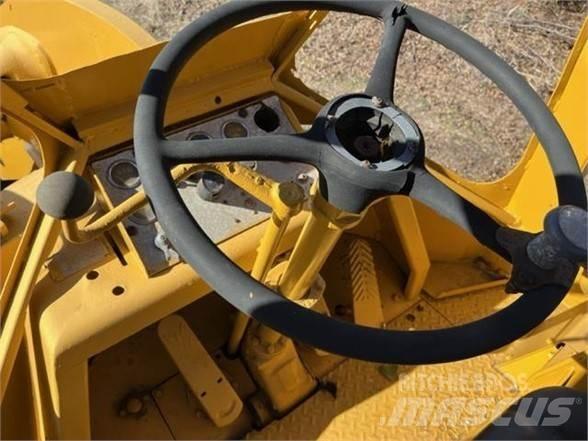 CAT 950 Kolesni nakladalci