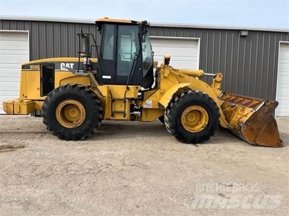 CAT 950 Kolesni nakladalci