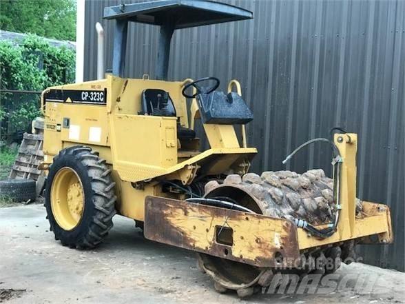 CAT CP-323C Enojni valjarji