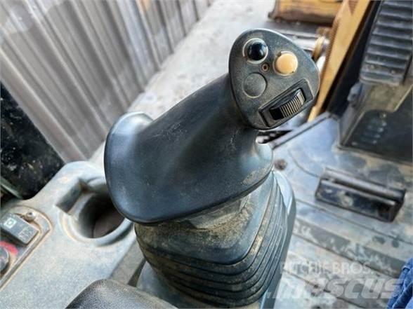 CAT D3K2 Buldožerji goseničarji