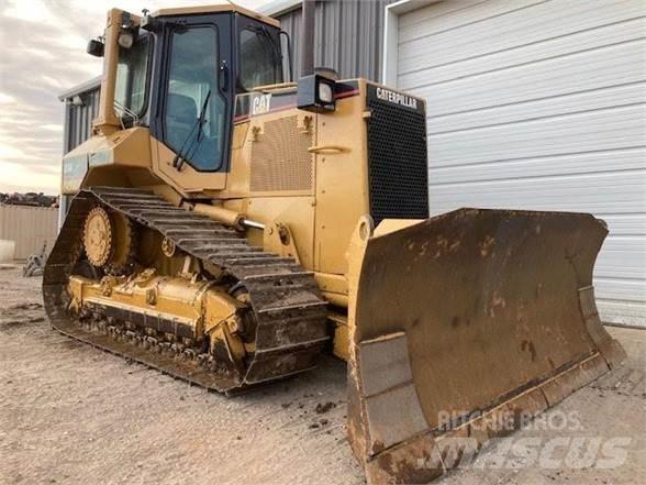 CAT D5M Buldožerji goseničarji