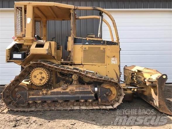 CAT D5M XL Buldožerji goseničarji