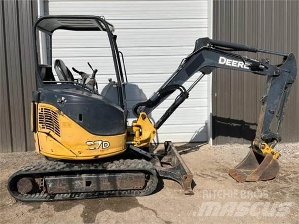 John Deere 27D Mini bagri <7t