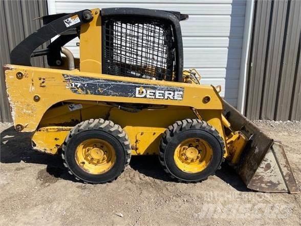 John Deere 317 Skid steer mini nakladalci