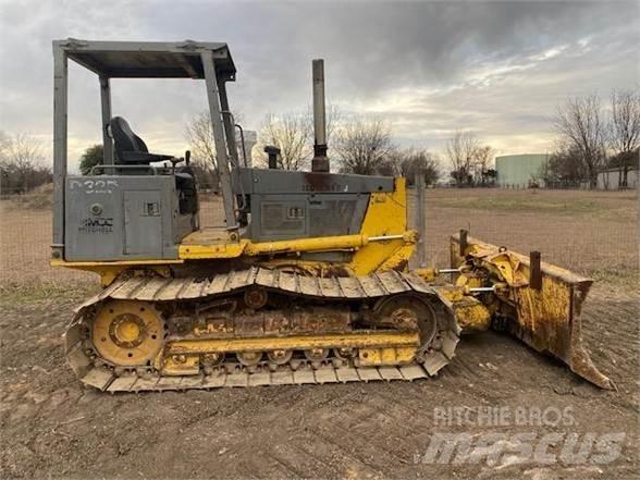 Komatsu D32P-1 Buldožerji goseničarji