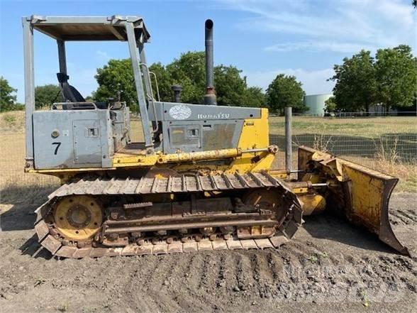 Komatsu D32P-1 Buldožerji goseničarji