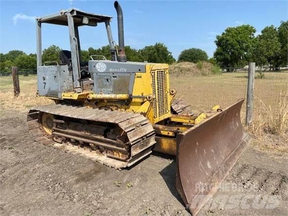 Komatsu D32P-1 Buldožerji goseničarji