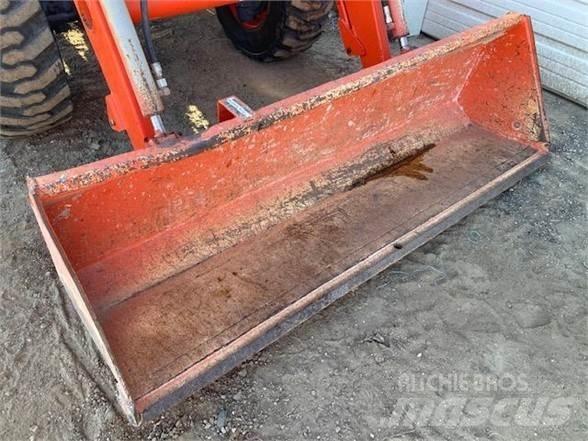 Kubota MX5000 Traktorji