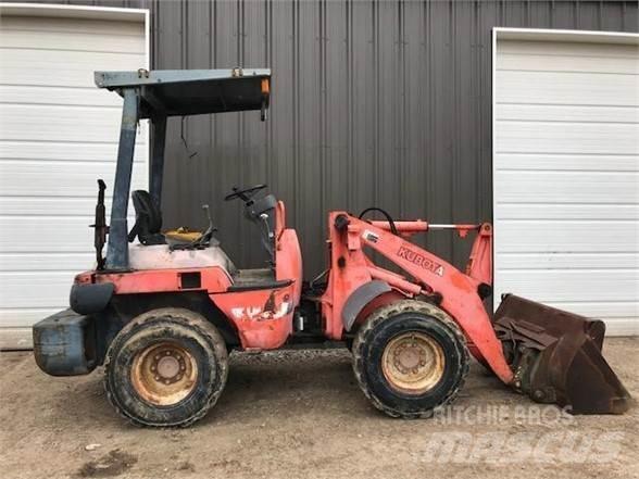 Kubota R420 Kolesni nakladalci