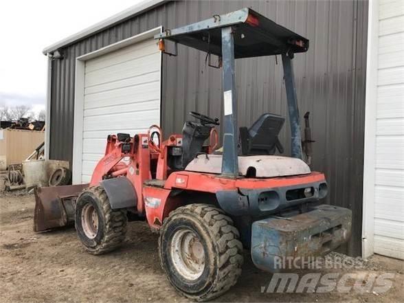 Kubota R420 Kolesni nakladalci