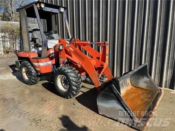 Kubota R420 Kolesni nakladalci