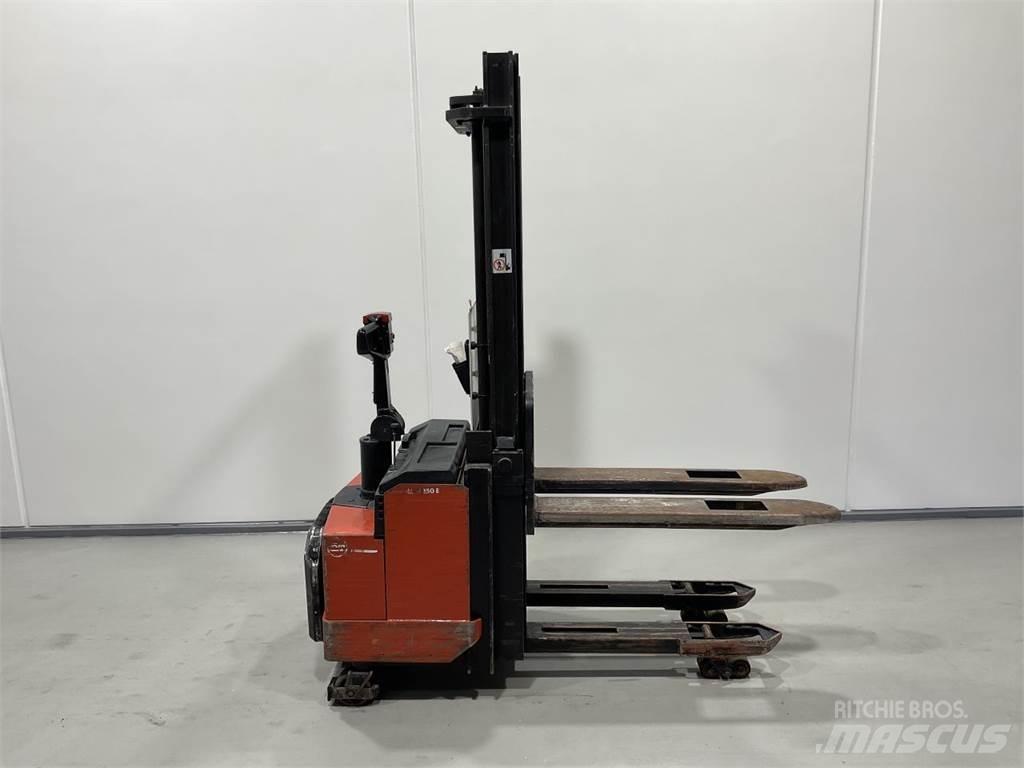 BT LSF1250/11 Samopogonski ročni viličarji