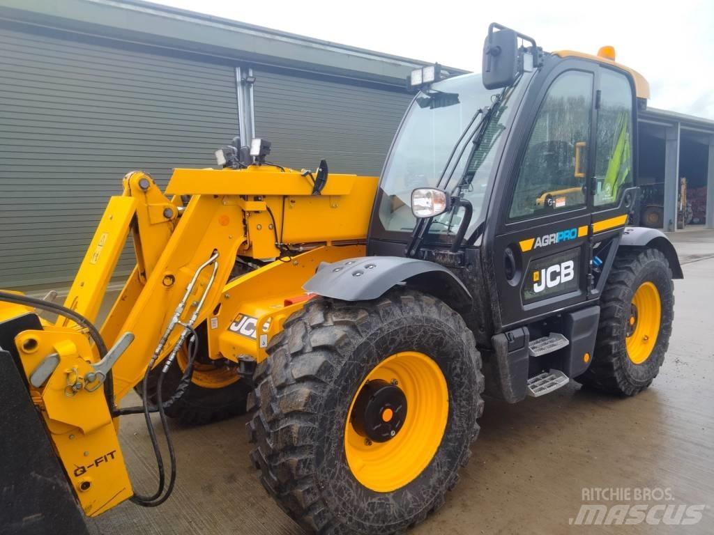 JCB 542-70 Kmetijski teleskopski nakladalci