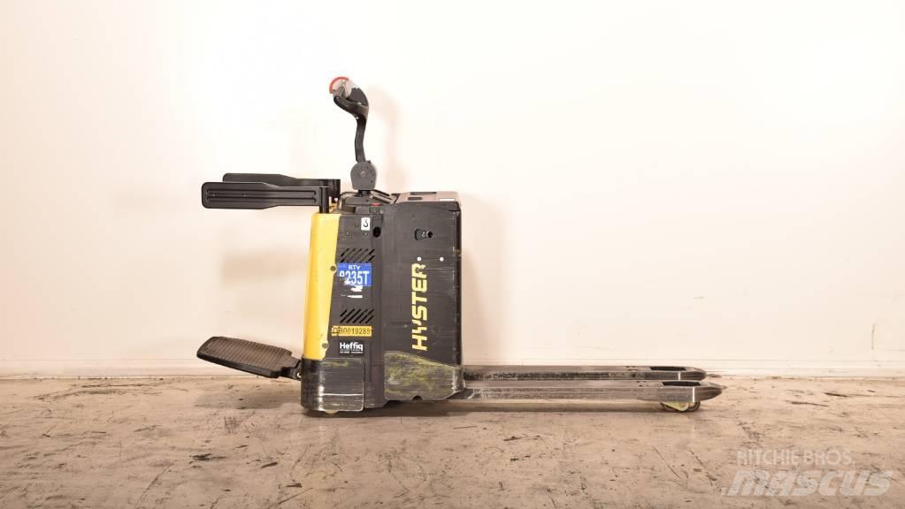 Hyster P 2.0 S Električni nizko dvižni viličar s stojiščem