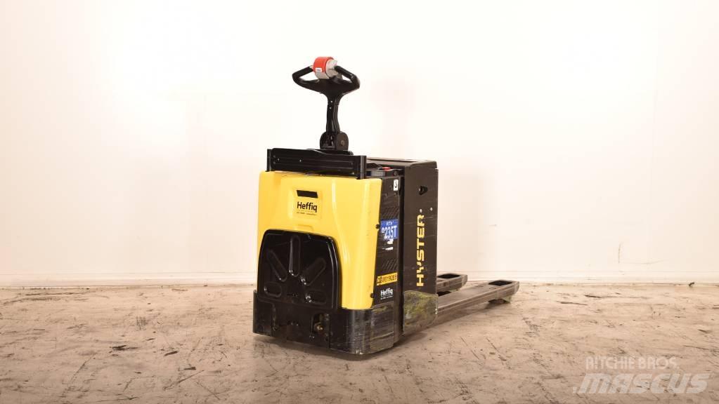 Hyster P 2.0 S Električni nizko dvižni viličar s stojiščem