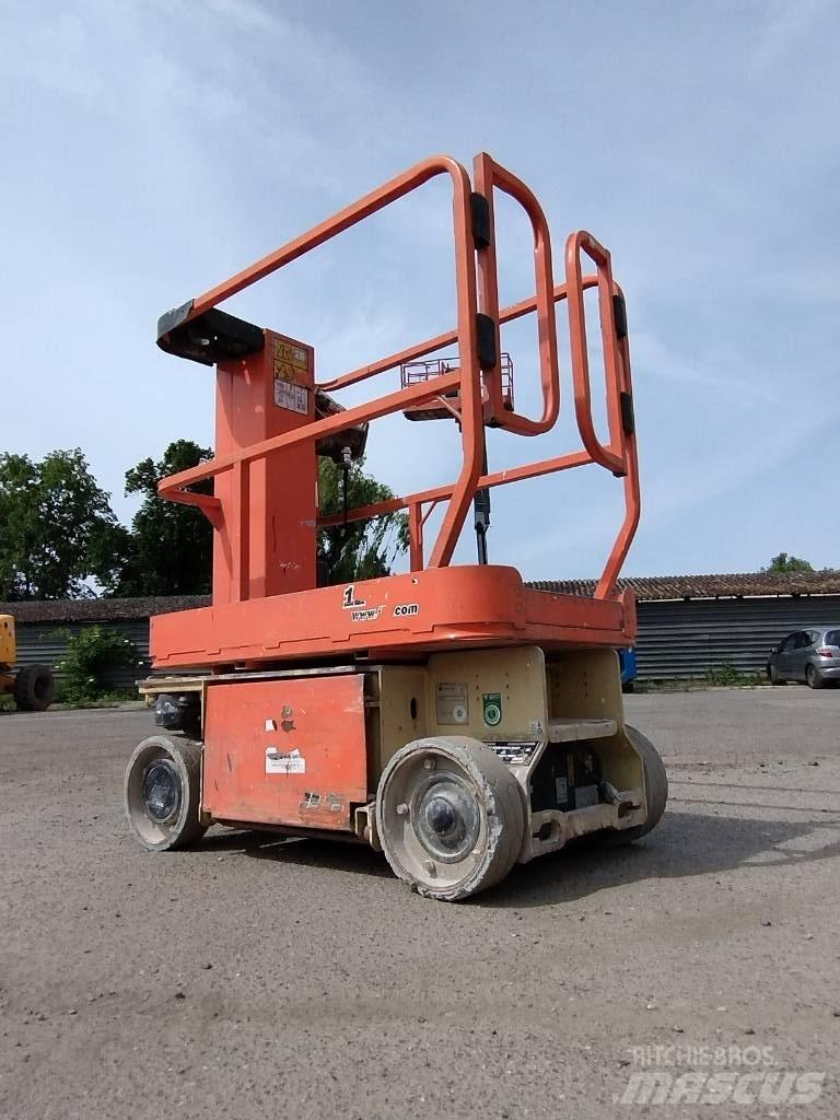 JLG 1230 ES Vertikalna dvigala