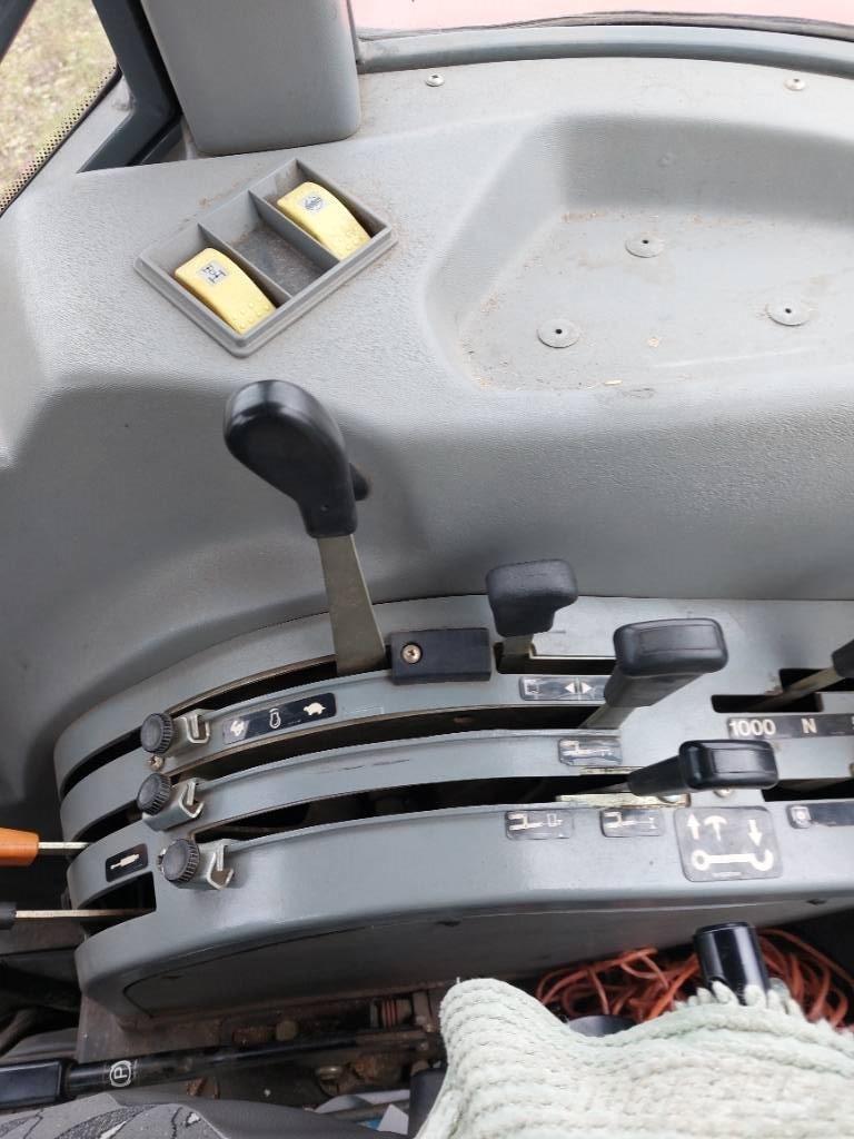 Massey Ferguson 4255 Traktorji