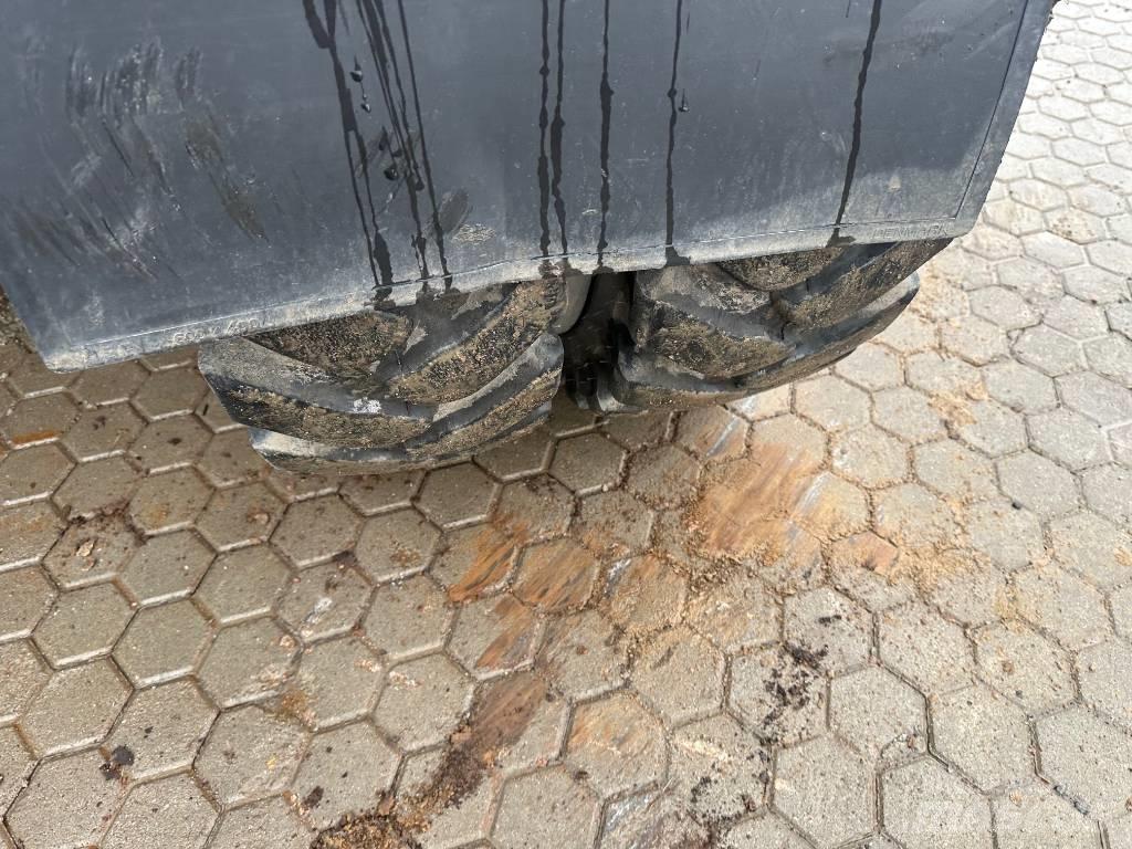 CAT M 314 Bagri na kolesih