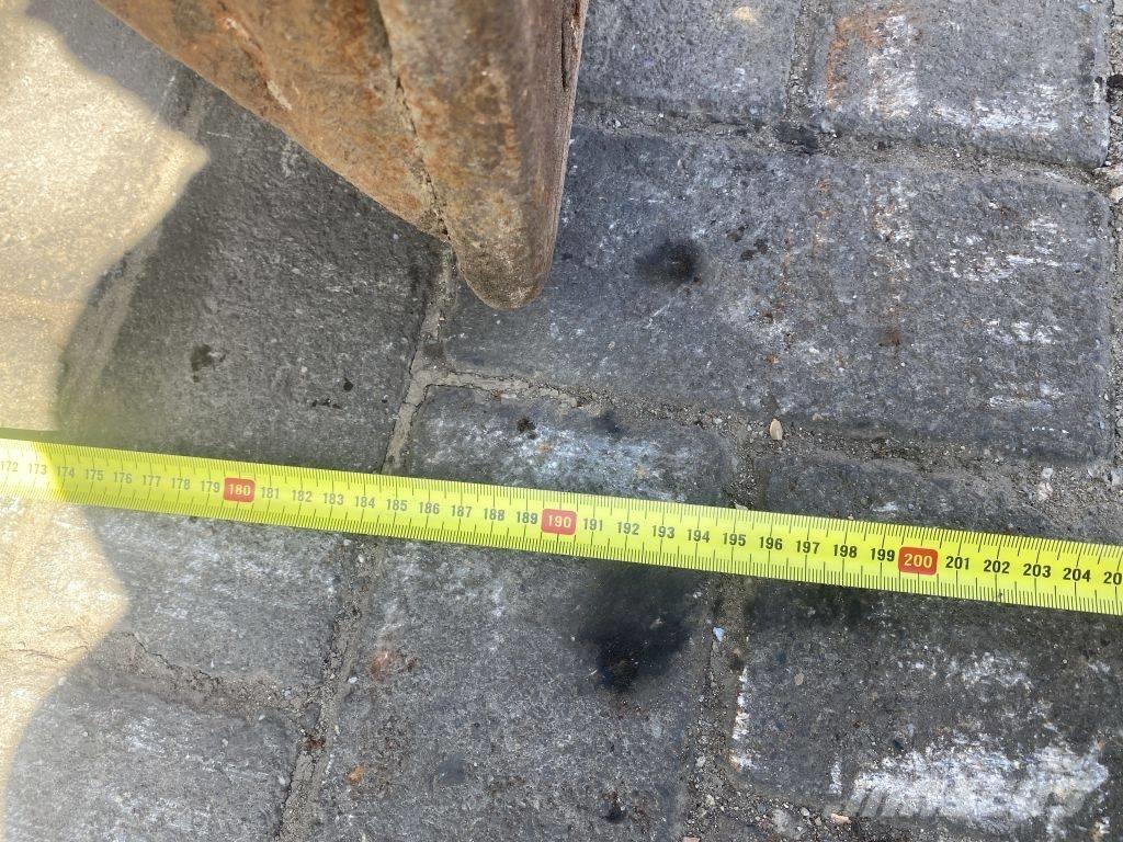 Demarec CW 30 Grabeži