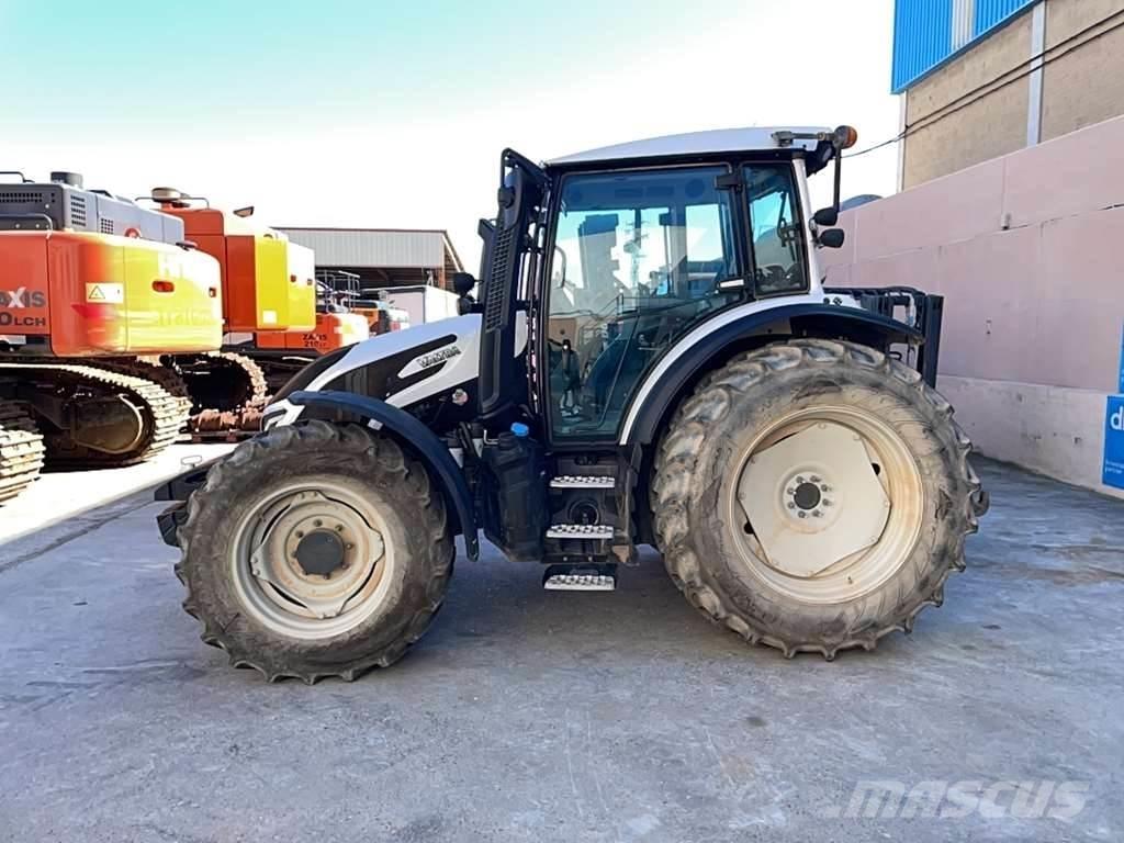 Valtra G115 Traktorji