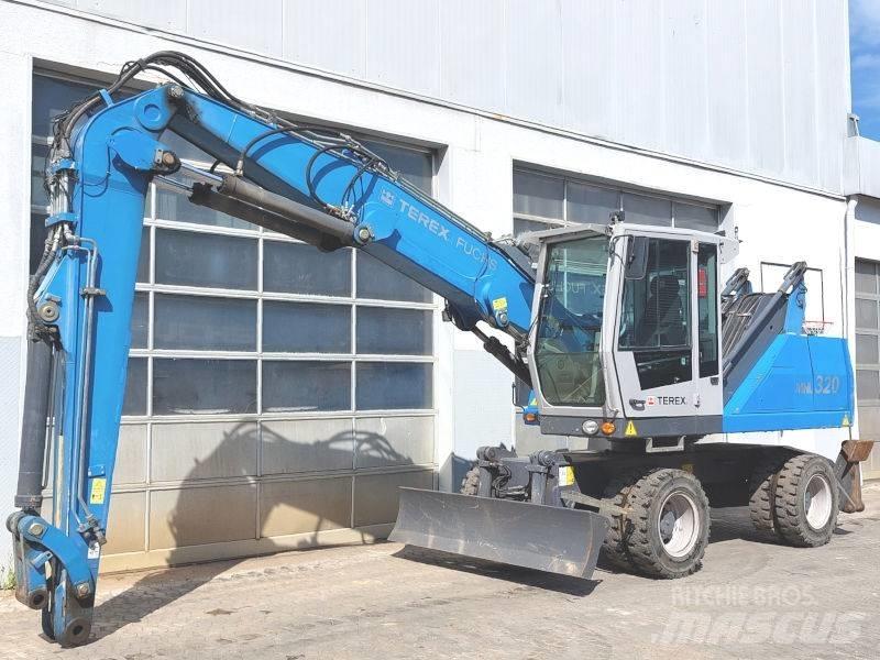 Fuchs MHL 320 D Bagri za prekladanje primarnih/sekundarnih surovin