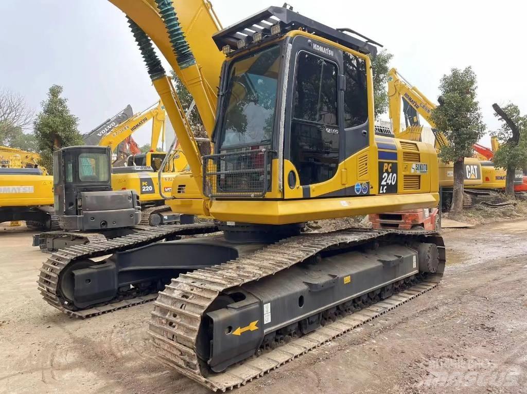 Komatsu PC240-8 Bagri goseničarji